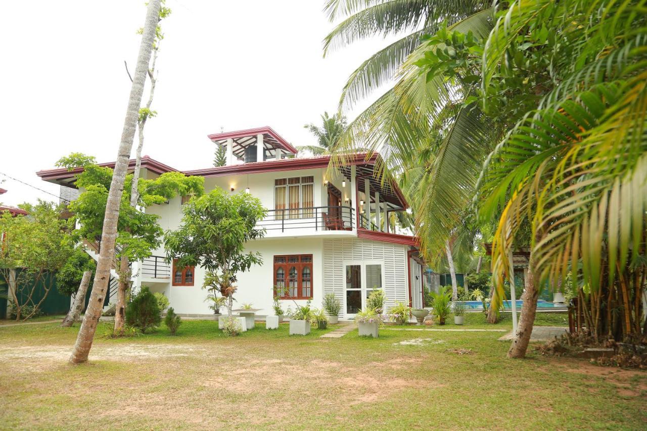 Villa A.Sms Induruwa Eksteriør billede
